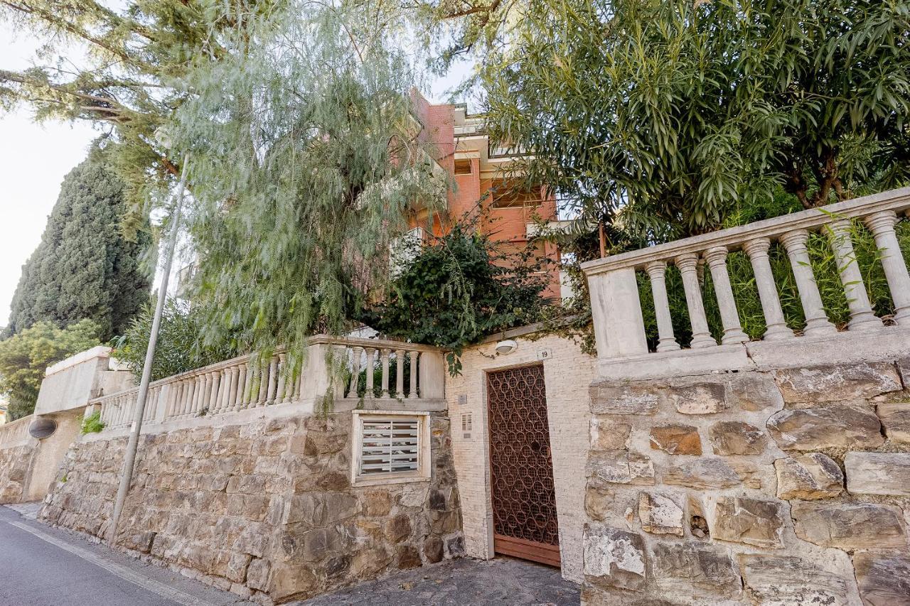 Portosole Attic - With Terrace And Private Parking Leilighet Sanremo Eksteriør bilde
