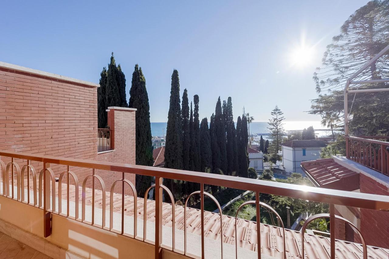 Portosole Attic - With Terrace And Private Parking Leilighet Sanremo Eksteriør bilde