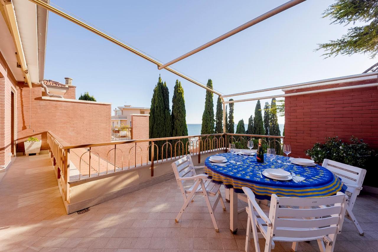 Portosole Attic - With Terrace And Private Parking Leilighet Sanremo Eksteriør bilde